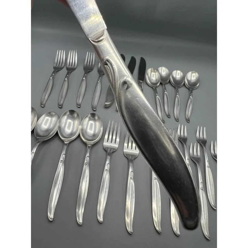 24 piece 1958 William Rogers Silver Plate Flatware SWEEP Settings for 4 People